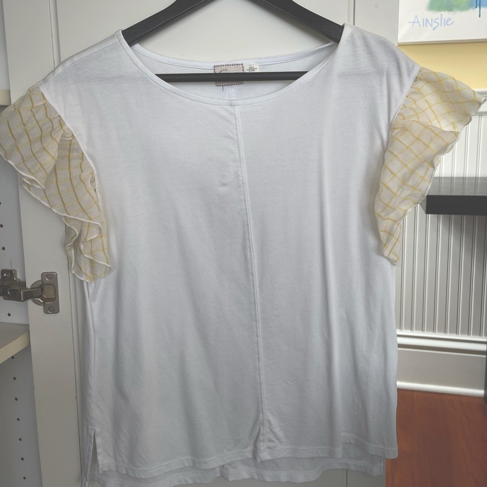 T shirt with yellow ruffle sleeves